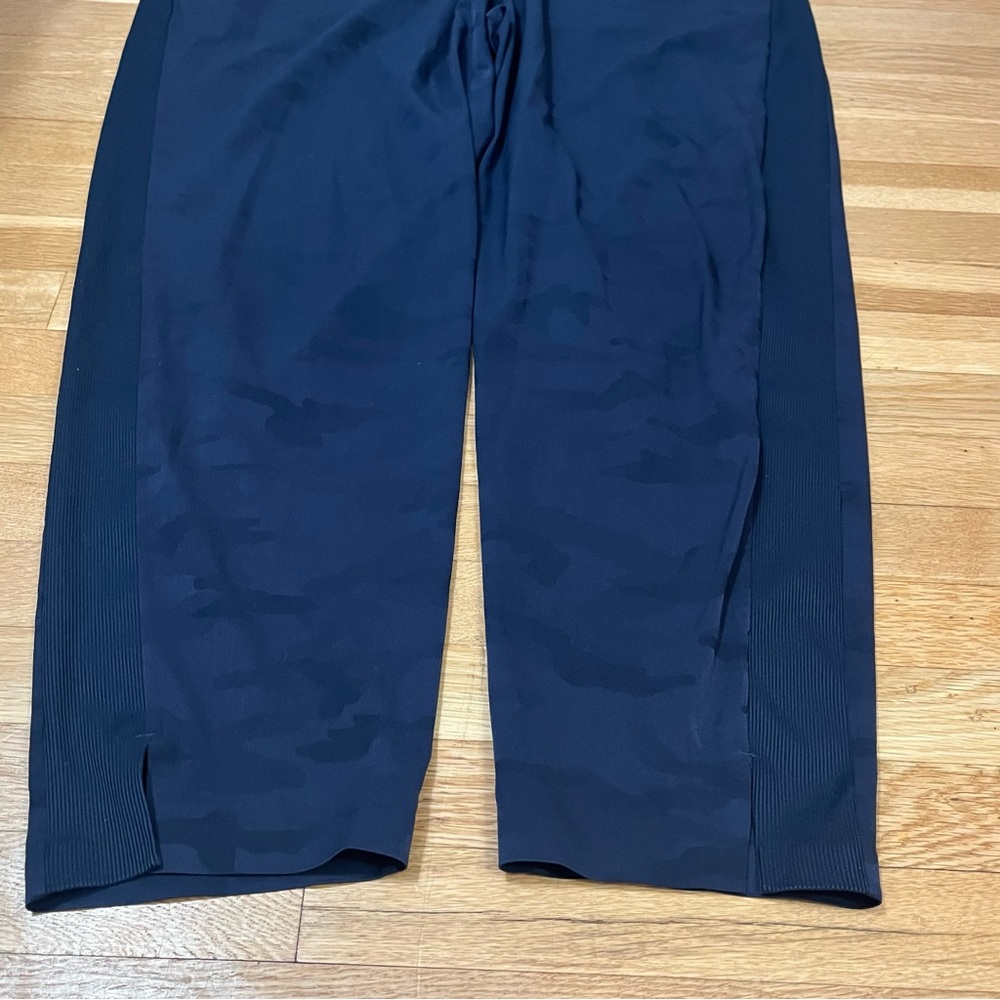 Athleta Brooklyn Ankle Pant Camo 16 - Picture 12 of 15